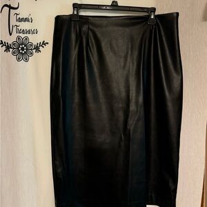 Women’s Black Faux Leather Long Pencil Skirt with Back Slit Size  Large